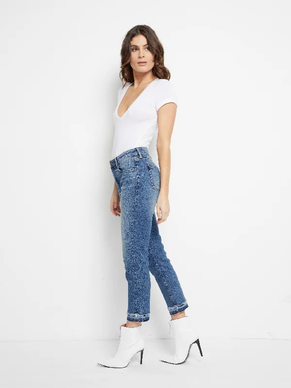 Runaround Sue Crop w/Double Raw Hem in Lust